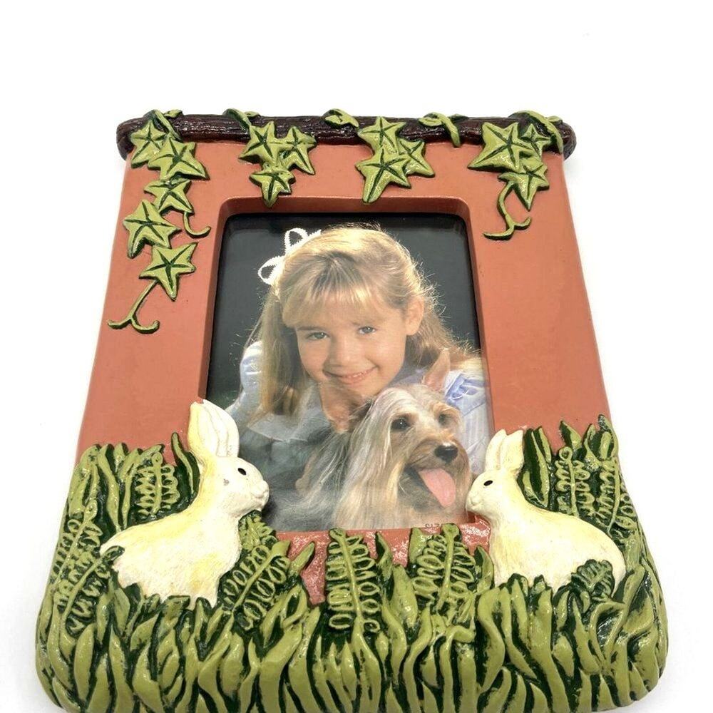 Vintage Decorative Easter Bunnies Grass 3D‎ Self Standing Photo Frame 5X7
